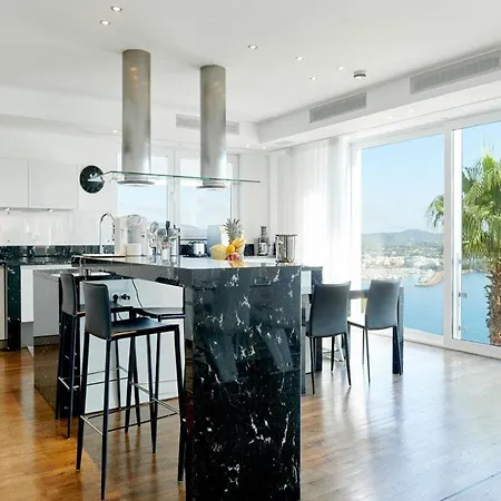 Villa Lavish With Infinity Pool And Views Santa Eularia des Riu