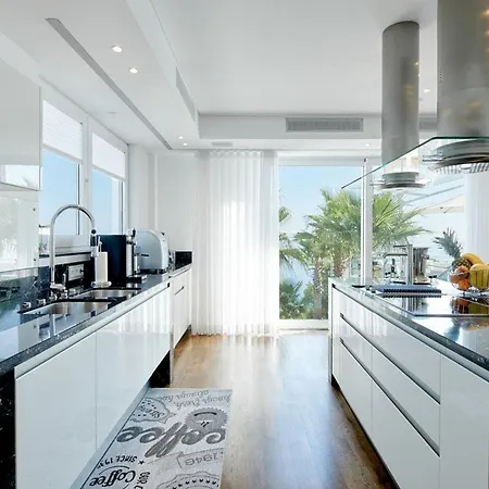 Lavish With Infinity Pool And Views * Santa Eularia des Riu