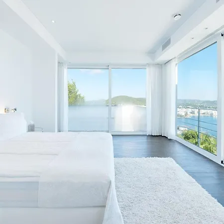 Lavish With Infinity Pool And Views *