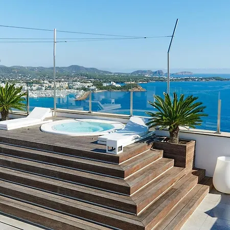 Villa Lavish With Infinity Pool And Views Santa Eularia des Riu